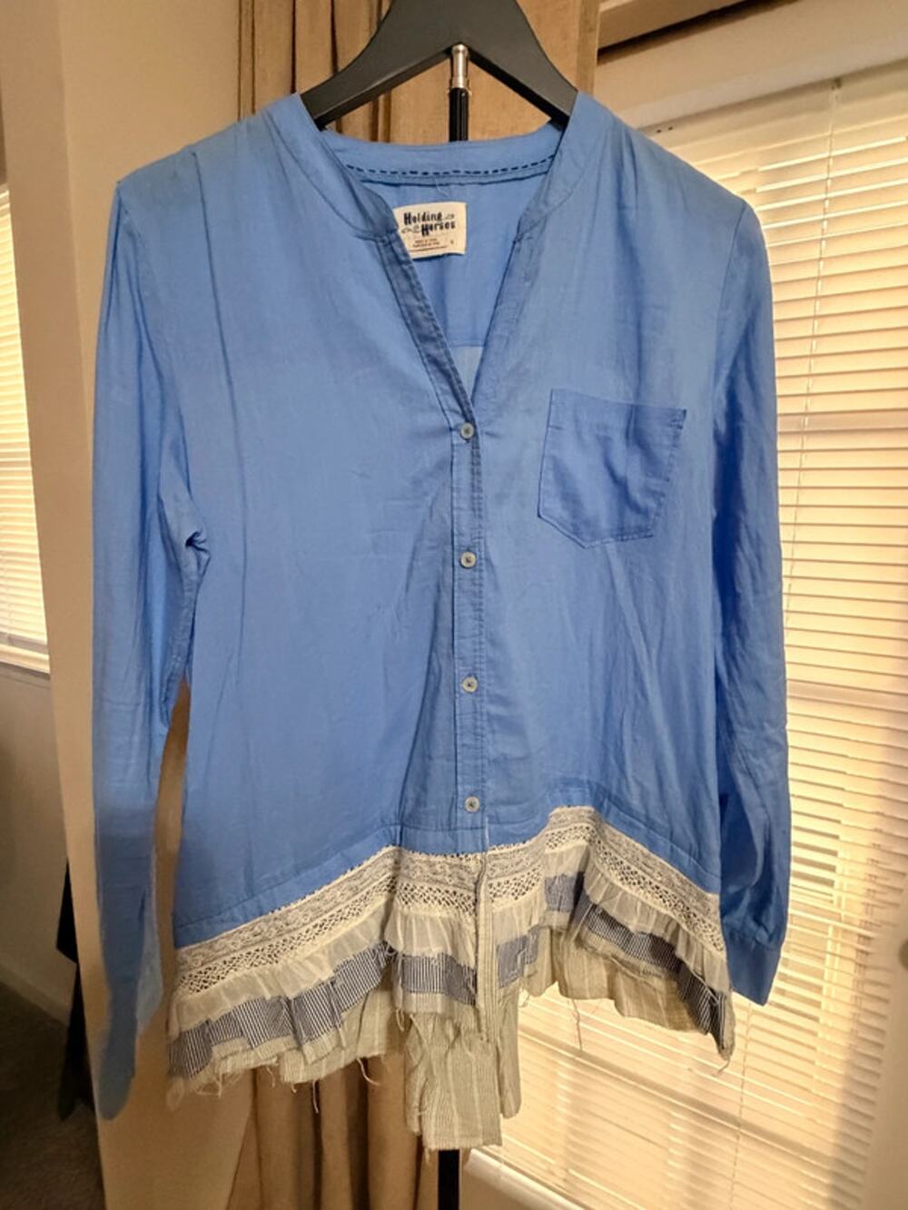 Holding Horses ruffle and blue blouse 100% cotton unique beautiful S 1961